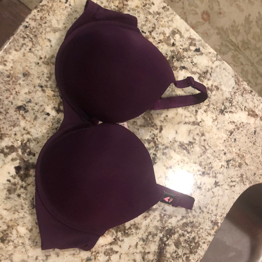 Brand new plum Victorias Secret bra 38B T-shirt push up